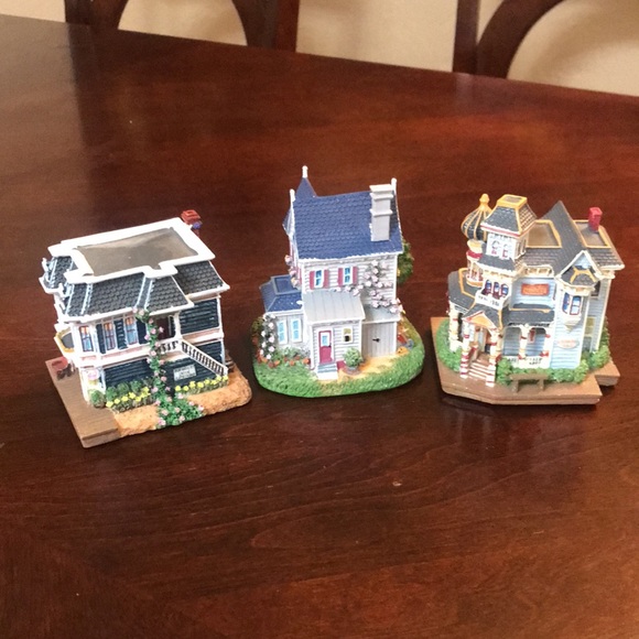 New Liberty Falls Collection 3x$20 - Picture 11 of 12